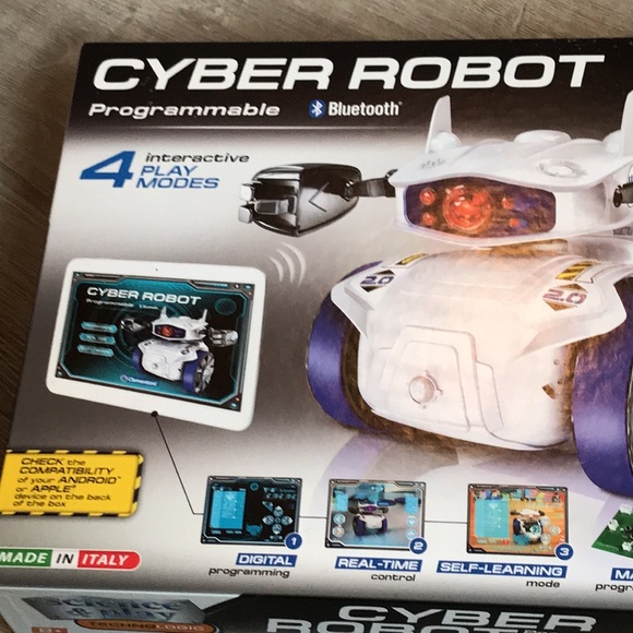 Clementoni Programmable Cyber Robot Construction Kit - Picture 3 of 6